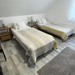Lila Fuege Vendeghaz * 블로톤퓌레드