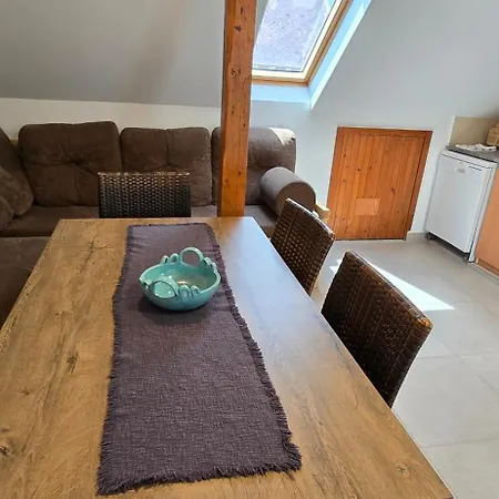 Lila Fuege Vendeghaz شقة *