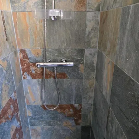 Lila Fuege Vendeghaz شقة *