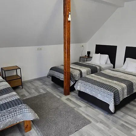 شقة Lila Fuege Vendeghaz بالاتونفوريد