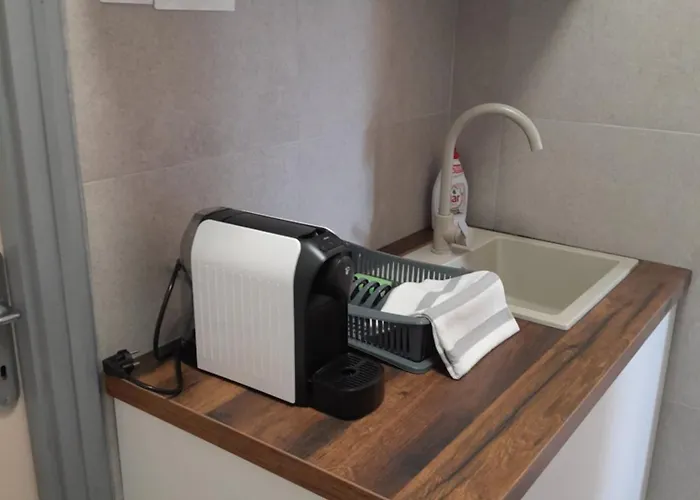 Lila Fuege Vendeghaz Apartmán