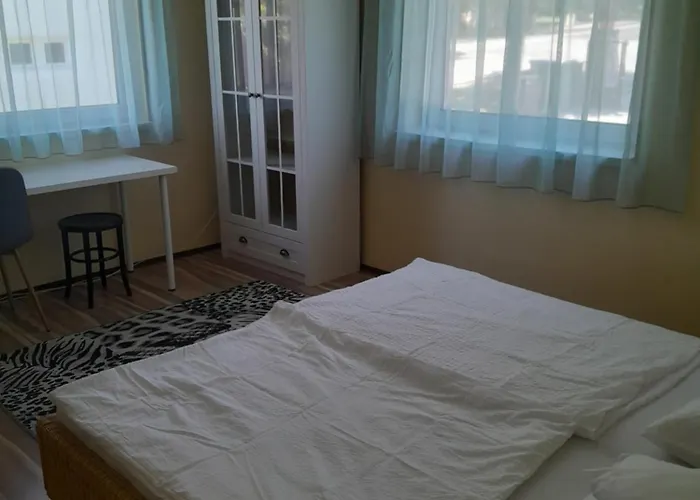 Lila Fuege Vendeghaz * Balatonfüred