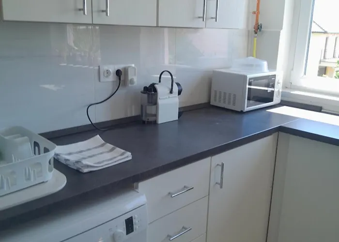 Lila Fuege Vendeghaz * Balatonfüred