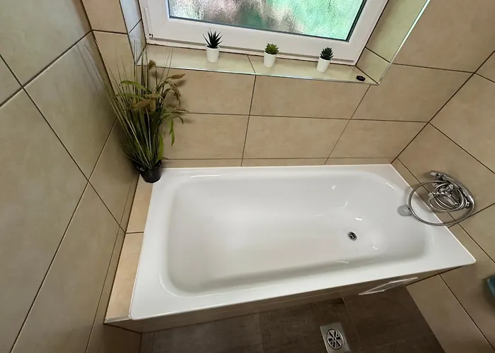 Lila Fuege Vendeghaz Apartmán *