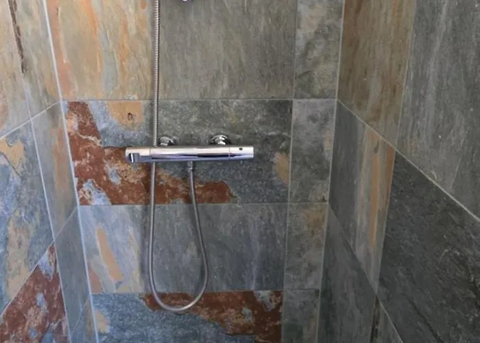 Lila Fuege Vendeghaz Apartmán *